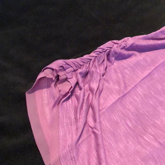 Candie’s sleeveless scoop neck shirt - Picture 3 of 4